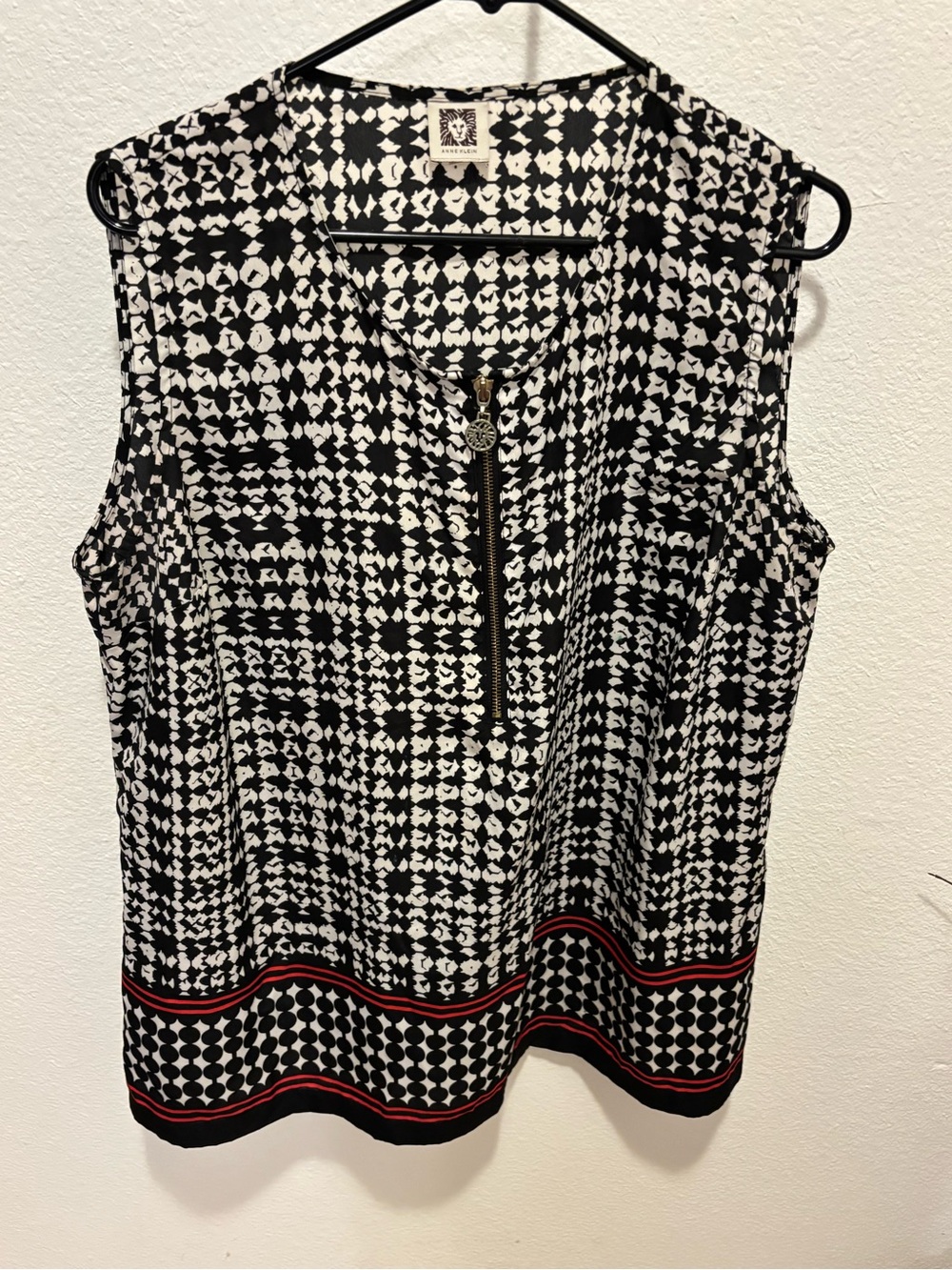 Anne Klein Black White Red Patterned Sleeveless Blouse Front Zipper Size XL VGC